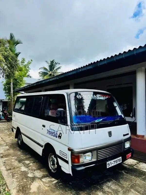 Nissan Caravan 1985 Van (Used)
