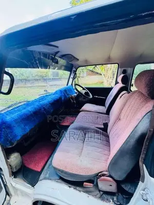 Nissan Caravan 1985 Van (Used)