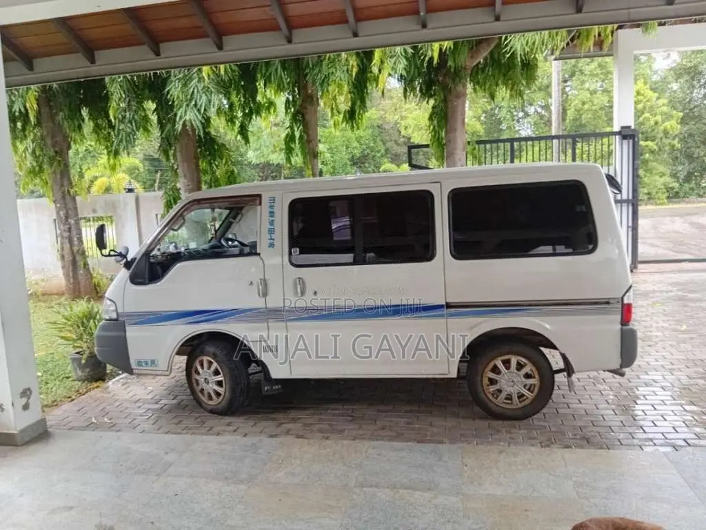 Nissan Vanette 2000 Van (Used)