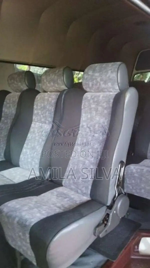 Toyota Dolphin 1992 Van (Used)