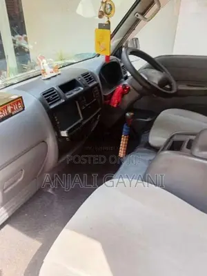 Nissan Vanette 2000 Van (Used)