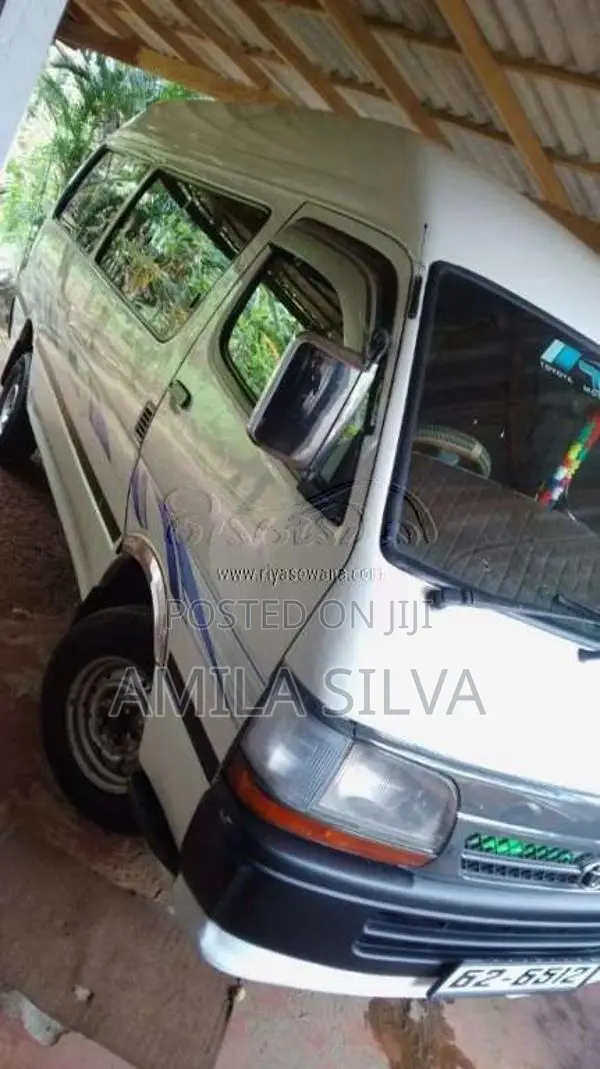 Toyota Dolphin 1992 Van (Used)