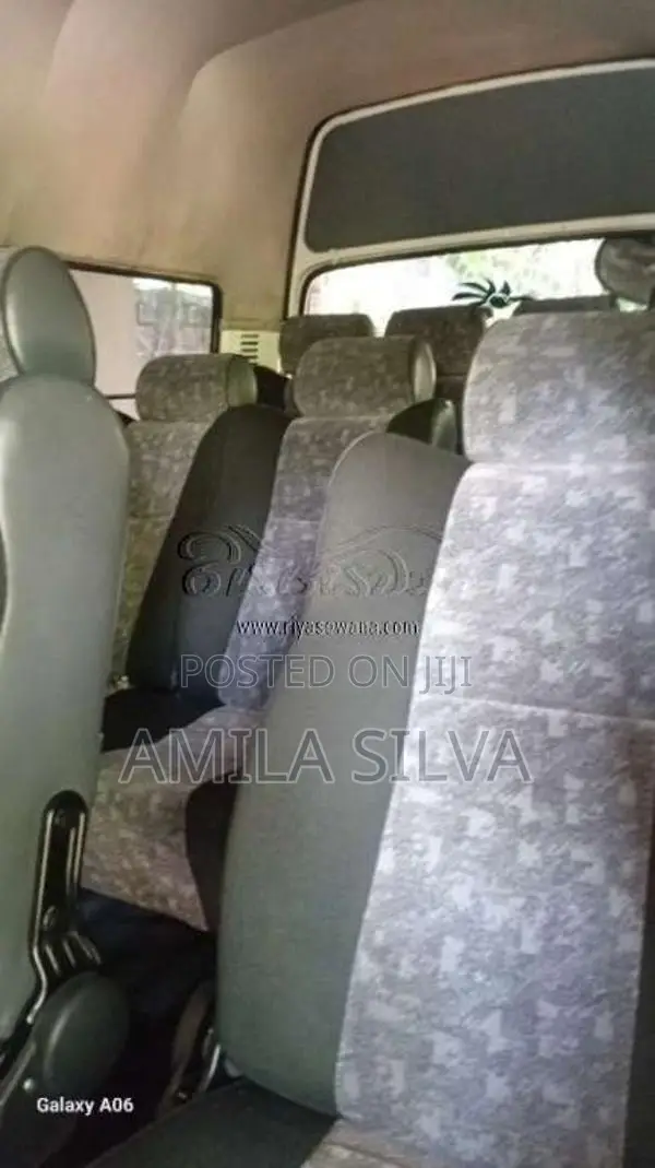 Toyota Dolphin 1992 Van (Used)