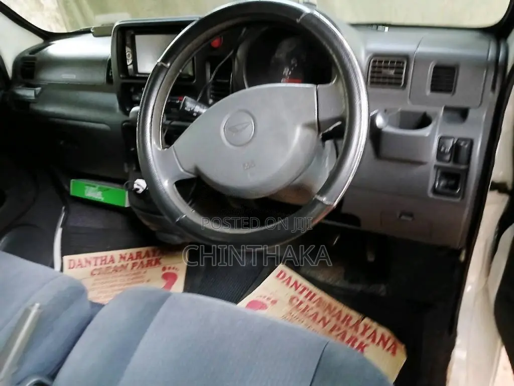 Daihatsu Hijet 320s 2007 Van (Used)