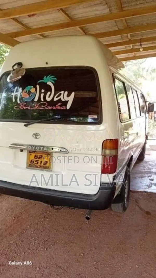 Toyota Dolphin 1992 Van (Used)