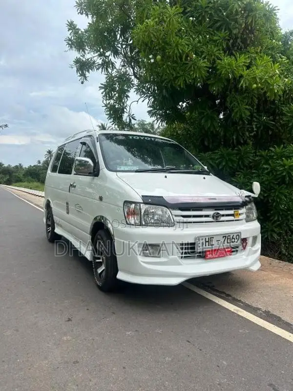 Toyota Noah 1998 Van (Used)
