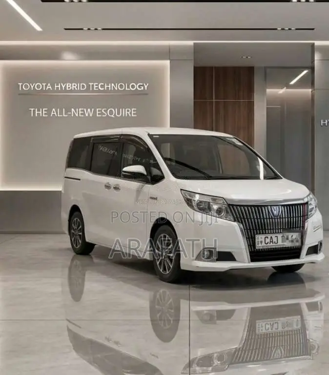 Toyota Esquire 2015 Van (Used)