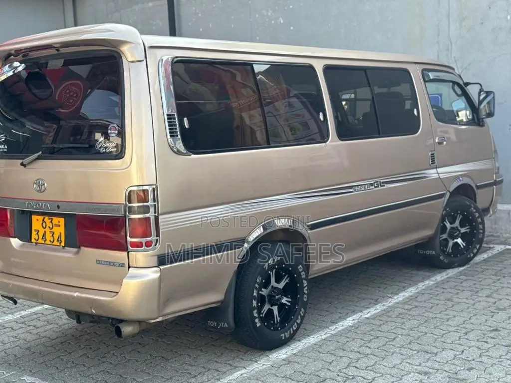 Toyota Hiace 1995 Van (Used)