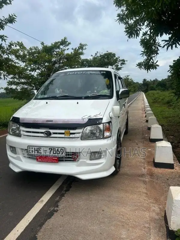 Toyota Noah 1998 Van (Used)