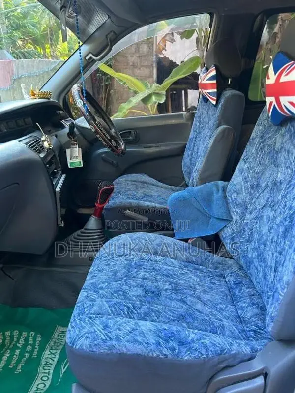 Toyota Noah 1998 Van (Used)