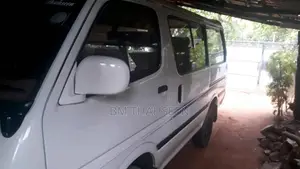 Toyota Dolphin 1995 Van (Used)