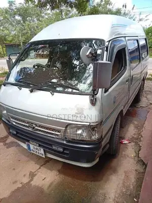 Toyota Dolphin 1990 Van (Used)