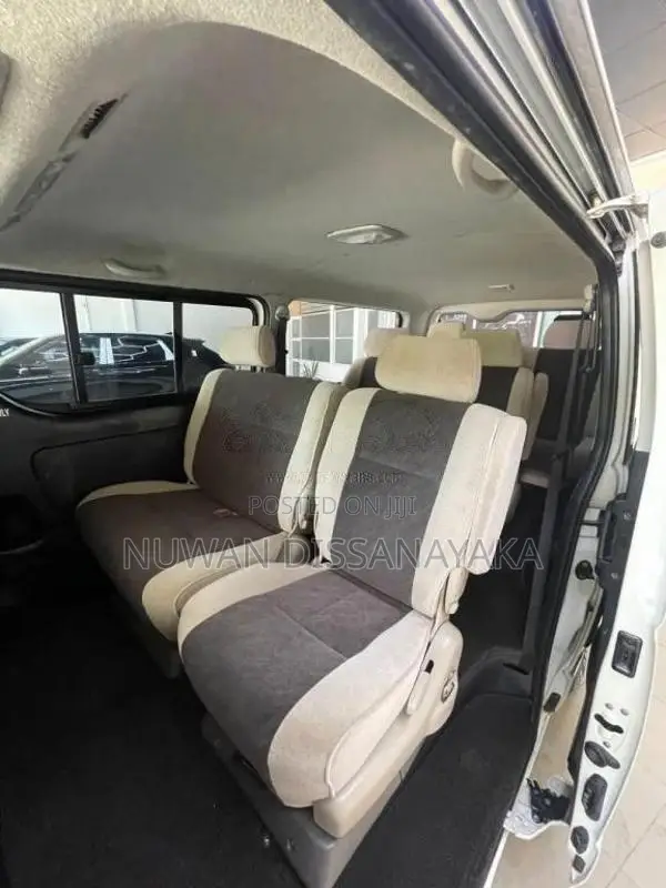 Toyota KDH 2016 Van (Used)