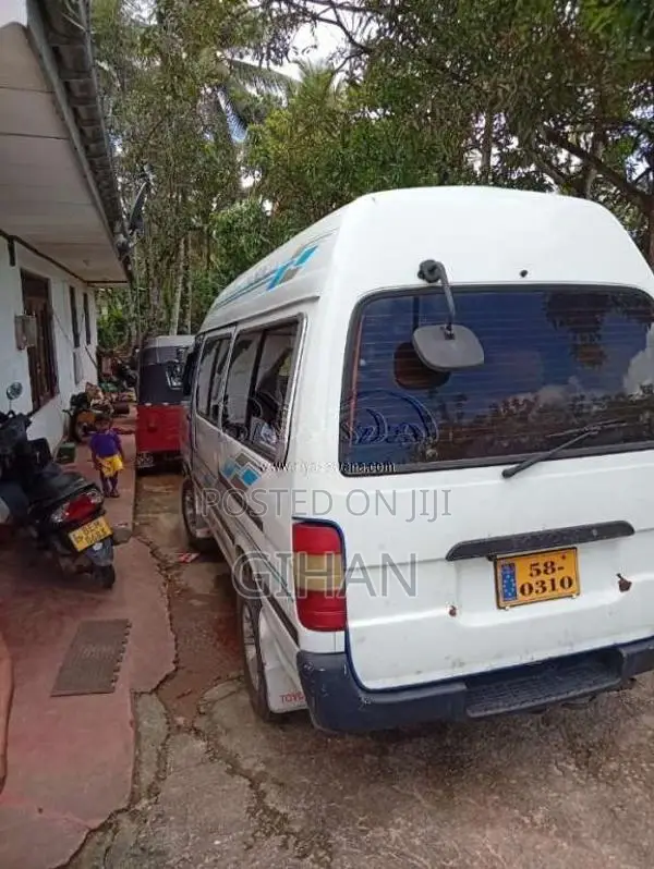 Toyota Dolphin 1990 Van (Used)