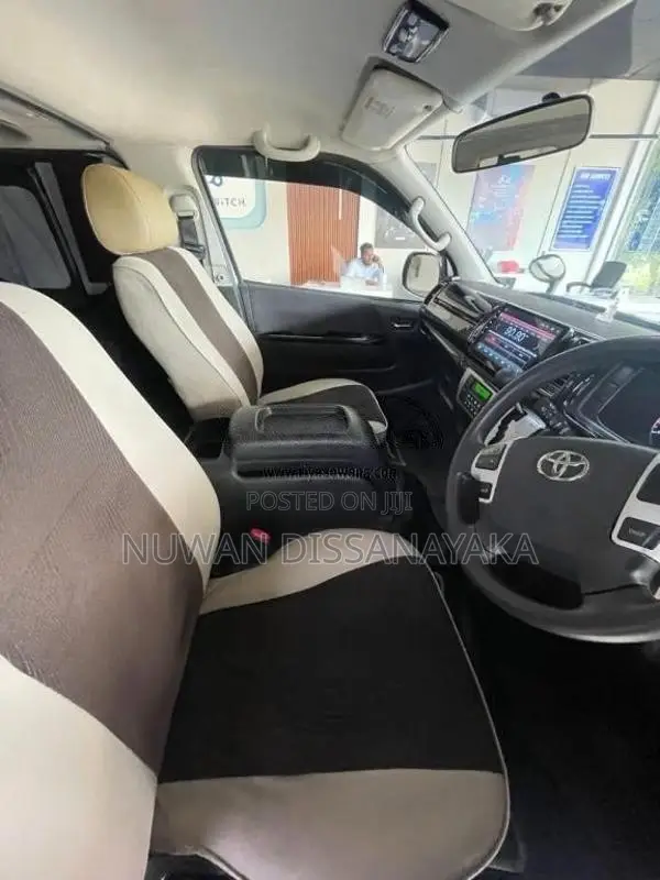 Toyota KDH 2016 Van (Used)
