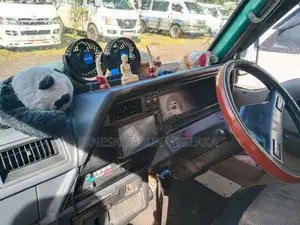 Nissan Caravan 1989 Van (Used)