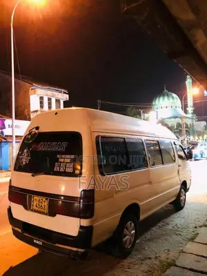 Toyota Dolphin High Roof 125 1993 Van (Used)