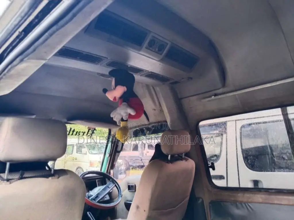 Nissan Caravan 1989 Van (Used)