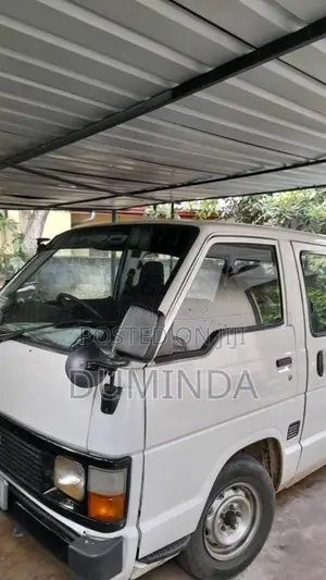 Toyota HiaCE Short 1988 Van (Used)