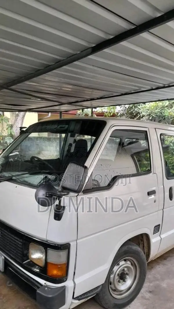Toyota HiaCE Short 1988 Van (Used)