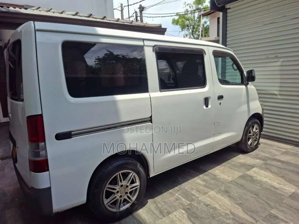 Toyota TownAce 2011 Van (Used)