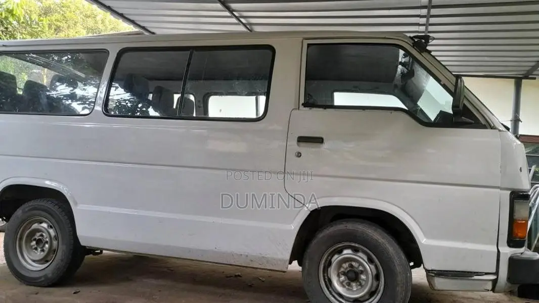 Toyota HiaCE Short 1988 Van (Used)
