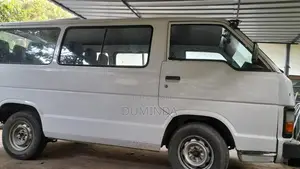 Toyota HiaCE Short 1988 Van (Used)