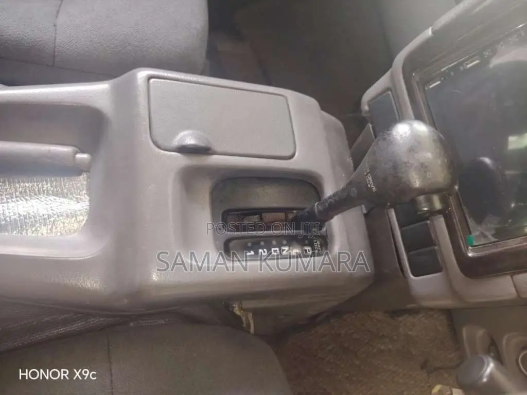 Nissan Serena 1999 Van (Used)