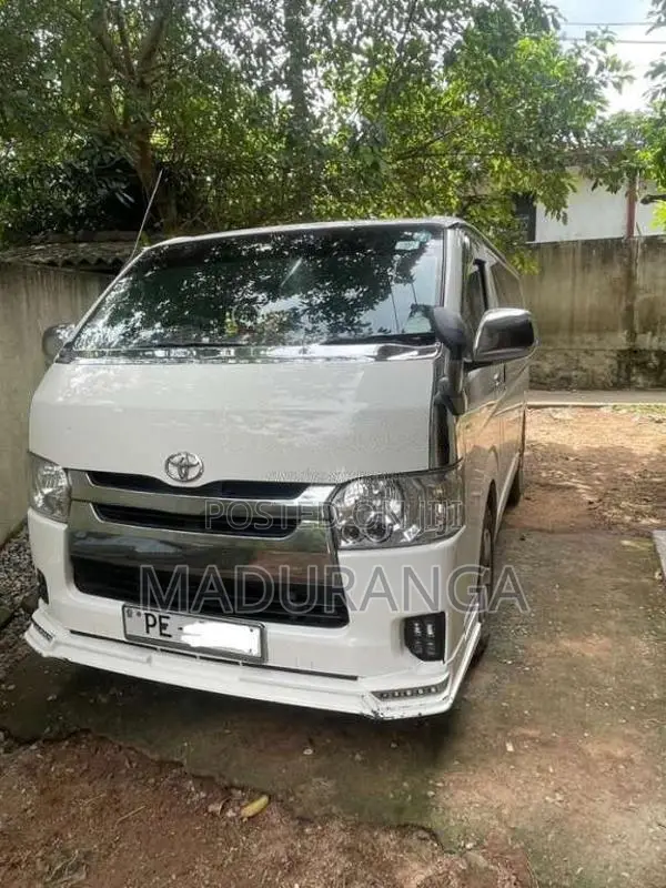 Toyota KDH 2012 Van (Used)