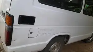 Toyota HiaCE Short 1988 Van (Used)