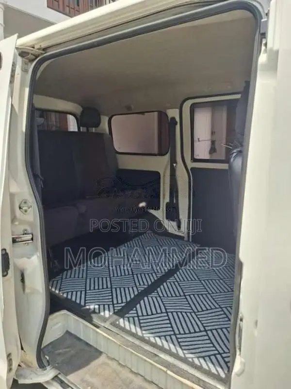 Toyota TownAce 2011 Van (Used)