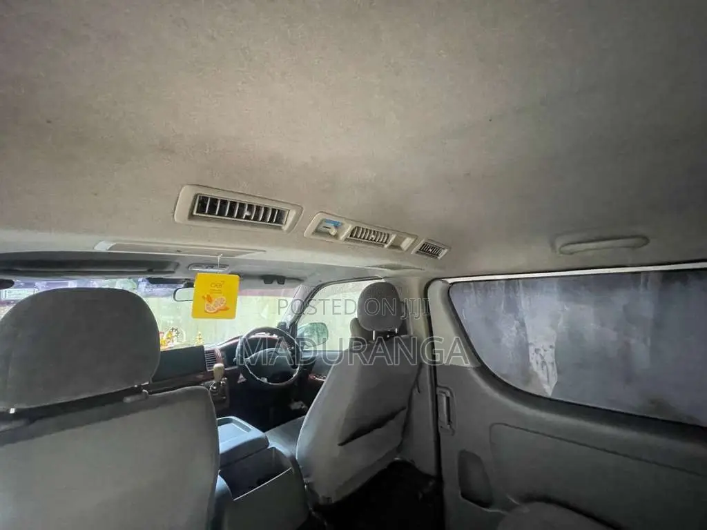 Toyota KDH 2012 Van (Used)
