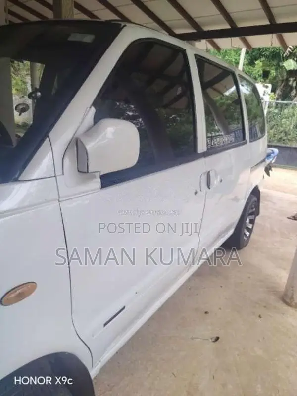 Nissan Serena 1999 Van (Used)