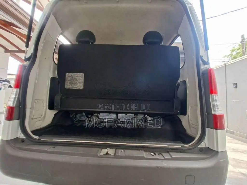 Toyota TownAce 2011 Van (Used)