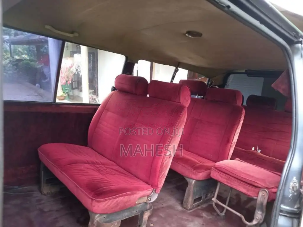 Toyota Dolphin 1993 Van (Used)