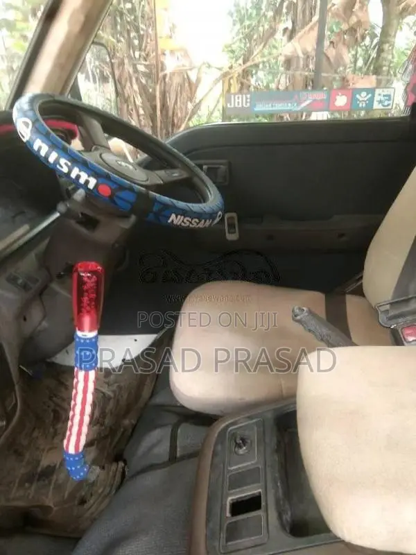Nissan Caravan Kota 2003 Van (Used)