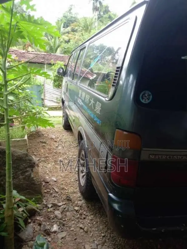 Toyota Dolphin 1993 Van (Used)
