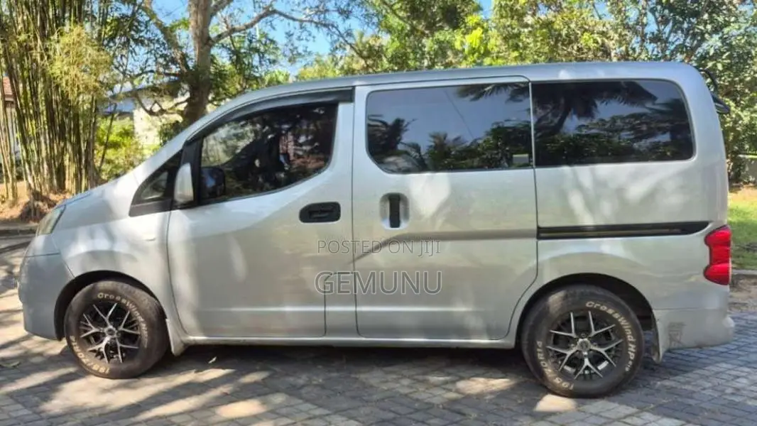 Nissan NV200 2009 Van (Used)