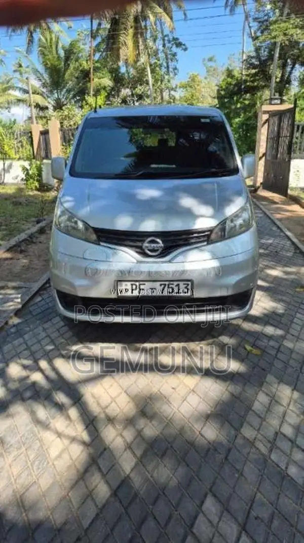 Nissan NV200 2009 Van (Used)