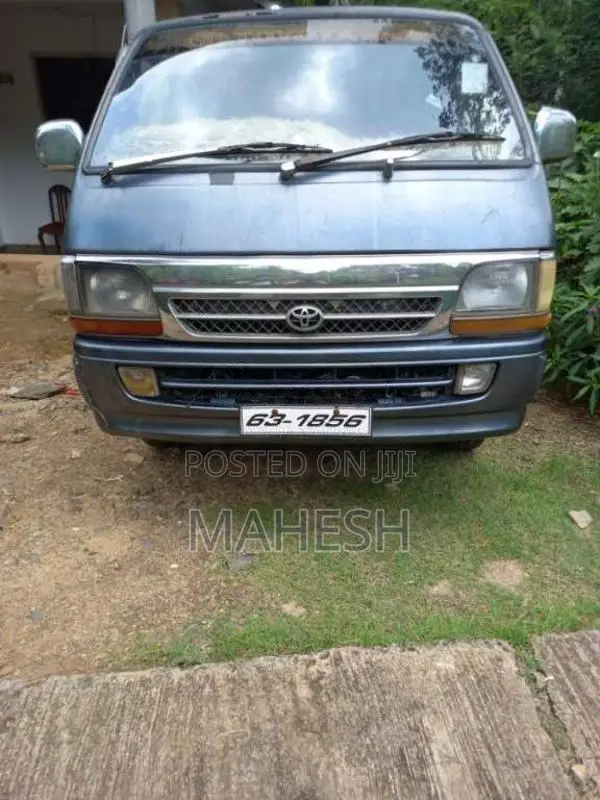 Toyota Dolphin 1993 Van (Used)
