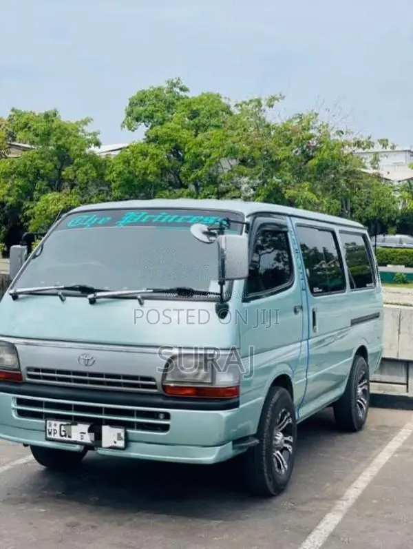 Toyota Dolphin 1996 Van (Used)