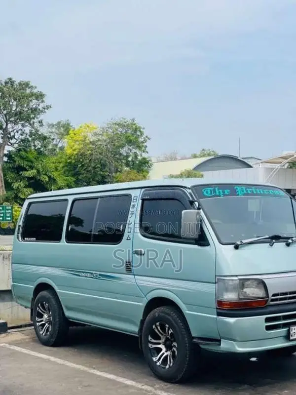 Toyota Dolphin 1996 Van (Used)