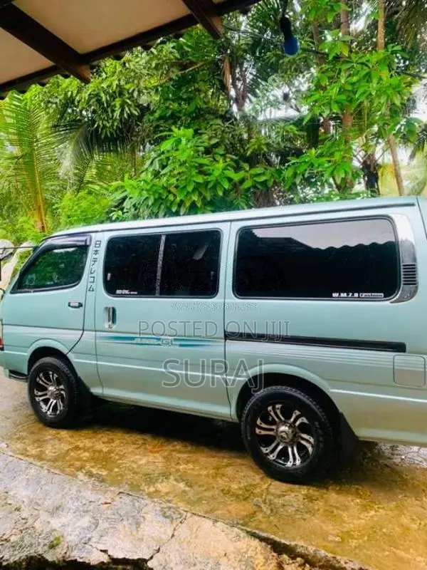 Toyota Dolphin 1996 Van (Used)