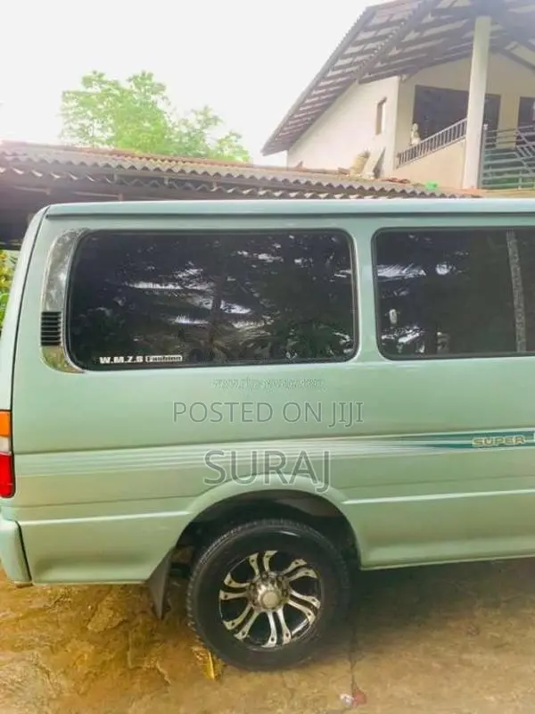 Toyota Dolphin 1996 Van (Used)