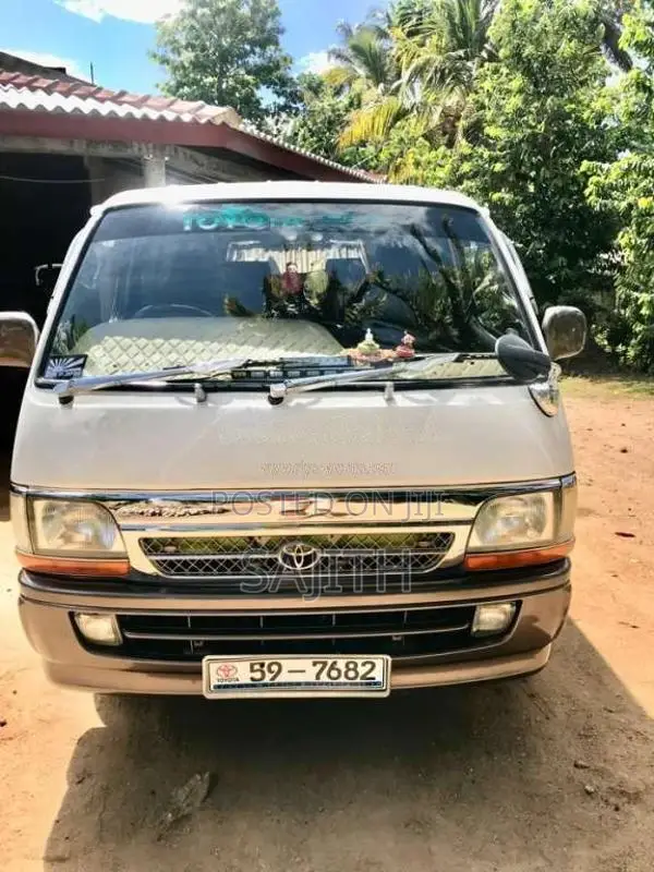 Toyota Dolphin 1992 Van (Used)