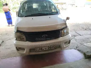 Toyota CR42 2003 Van (Used)