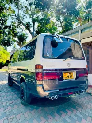 Toyota Dolphin 1992 Van (Used)