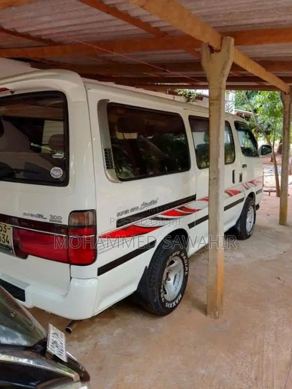 Toyota Dolphin LH 103 1994 Van (Used)