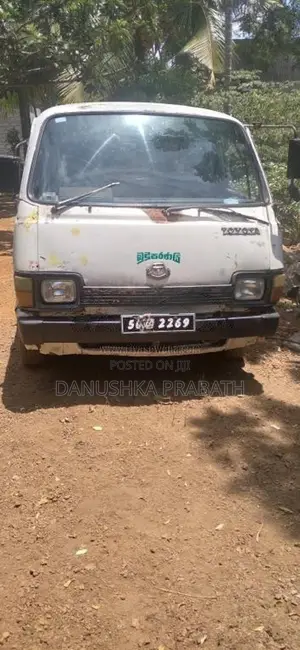 Toyota LH30 1982 Van (Used)