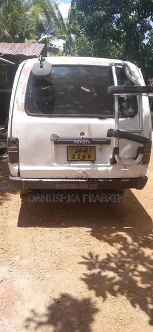 Toyota LH30 1982 Van (Used)
